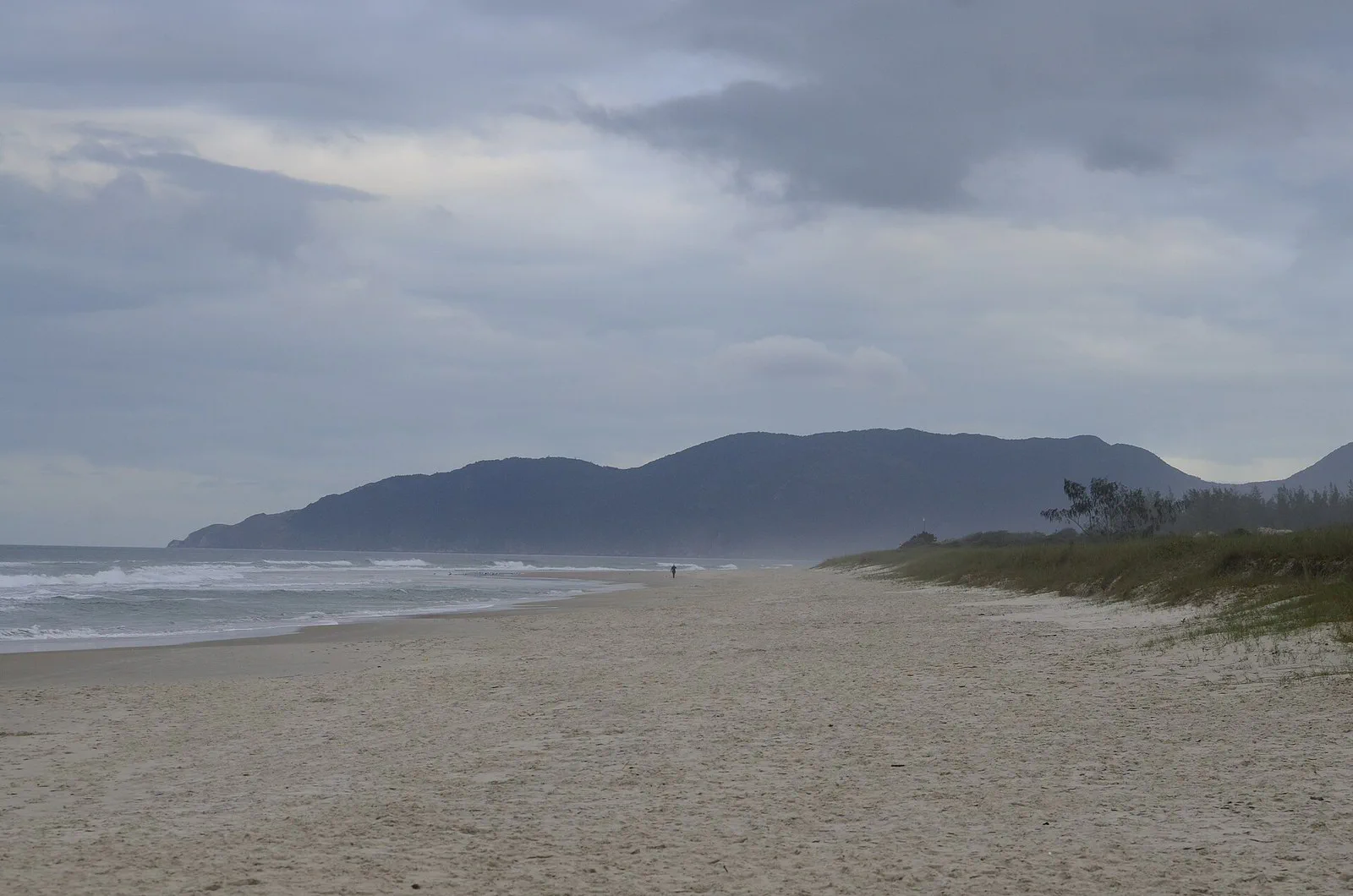 Choveu em Floripa: dá para ir à praia?