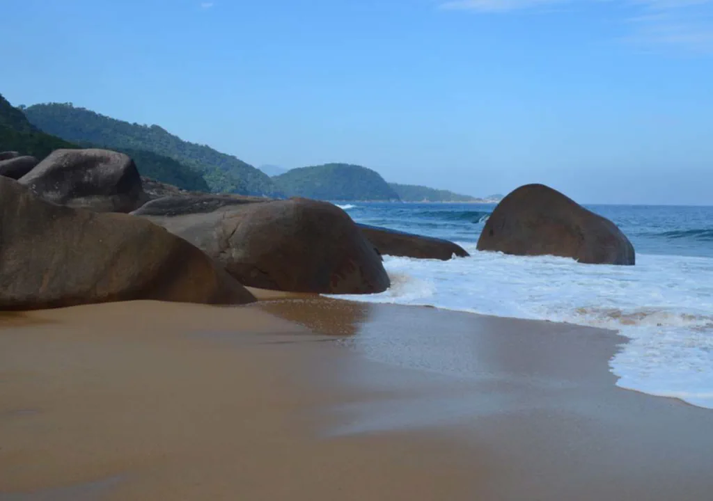 Praia do Cepilho, em Trindade