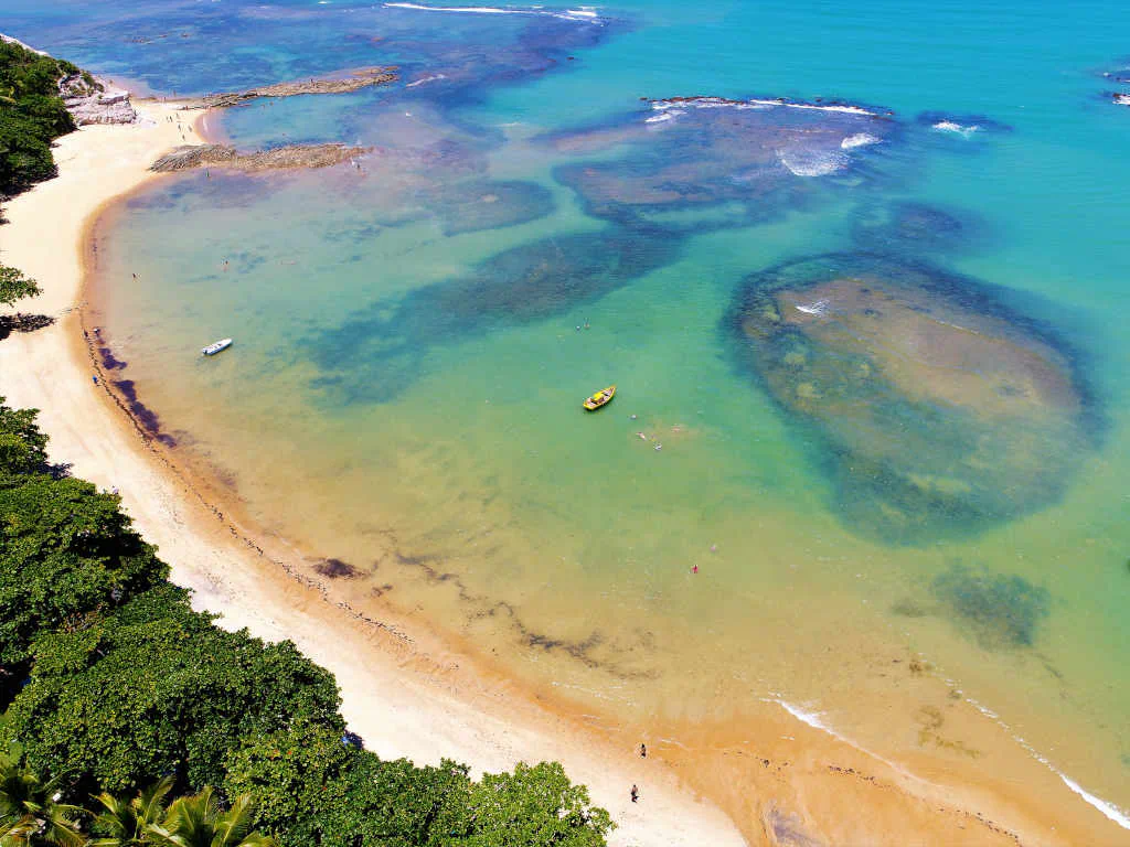 As melhores praias de Porto Seguro: orla norte, Trancoso e Praia do Espelho