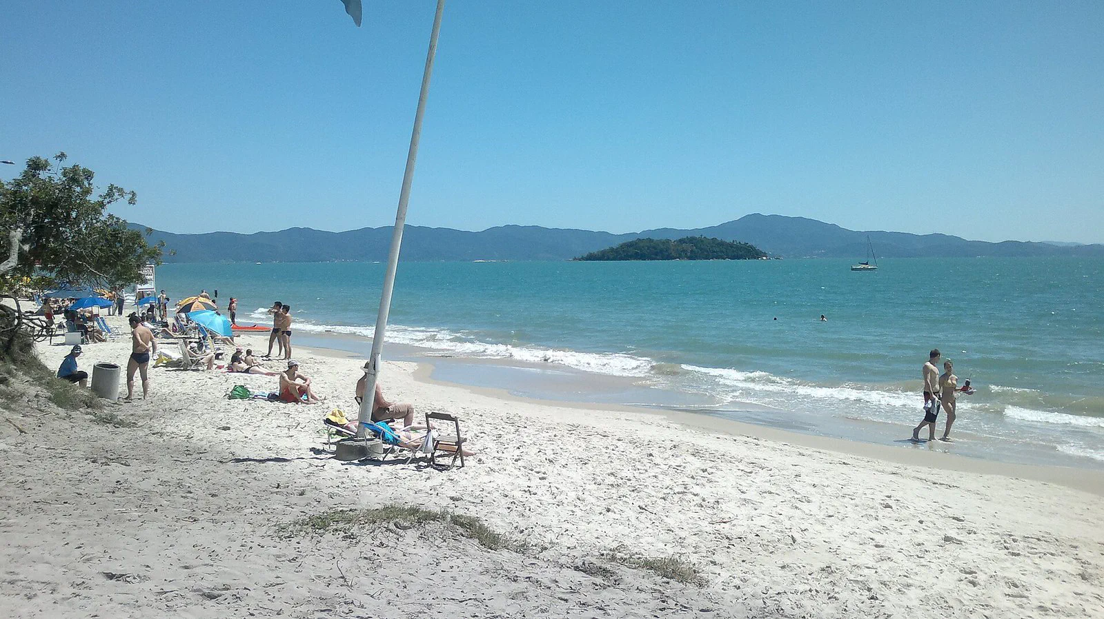Praias de Floripa com sombra de árvore: onde procurar?