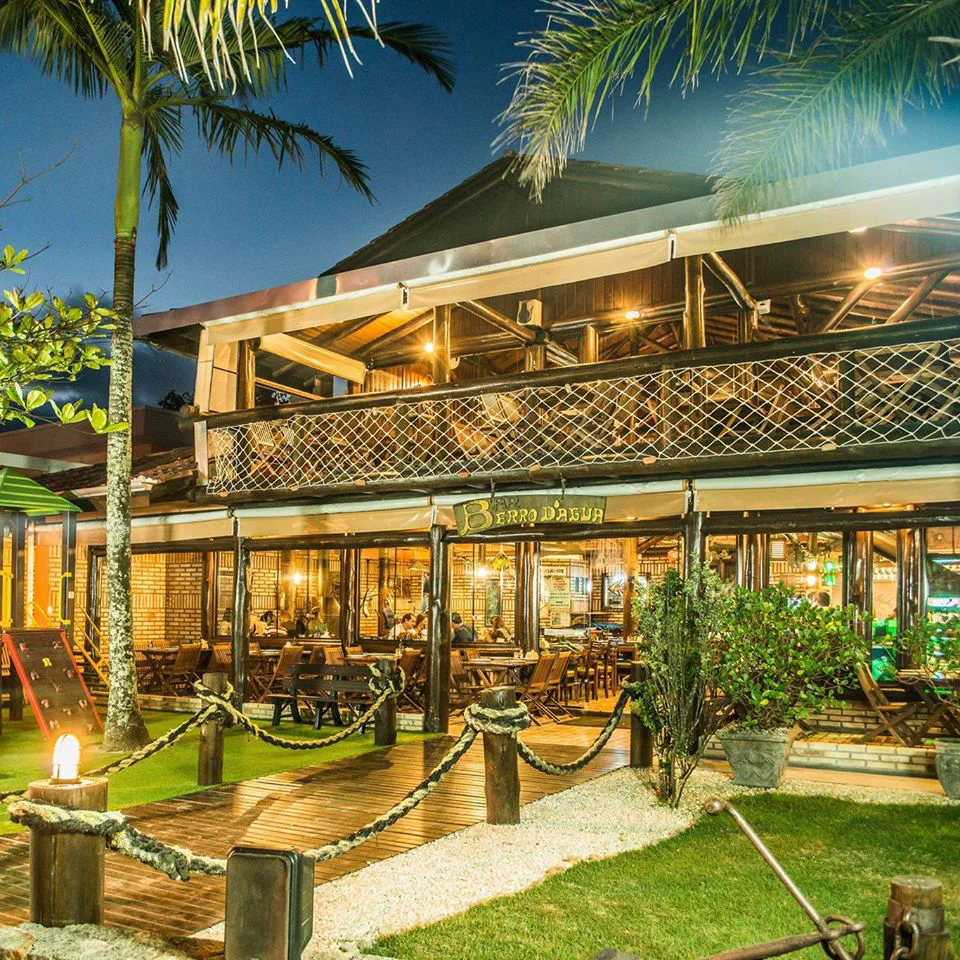 Fachada do restaurante Berro d’Água, em Zimbros.
