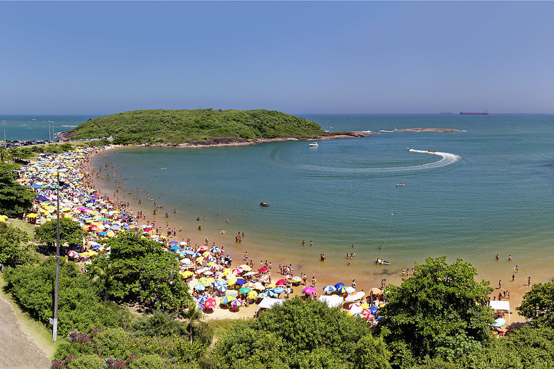 Praia Bacutia em Guarapari no Espirito Santo