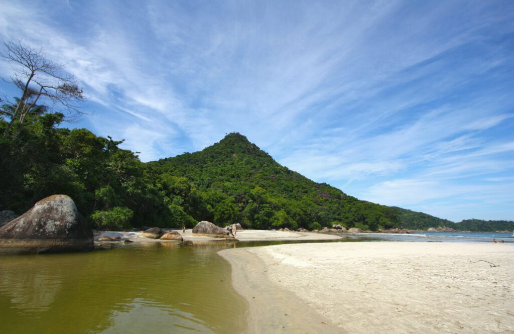 Praia de Dois Rios em Angra dos Reis no Rio de Janeiro