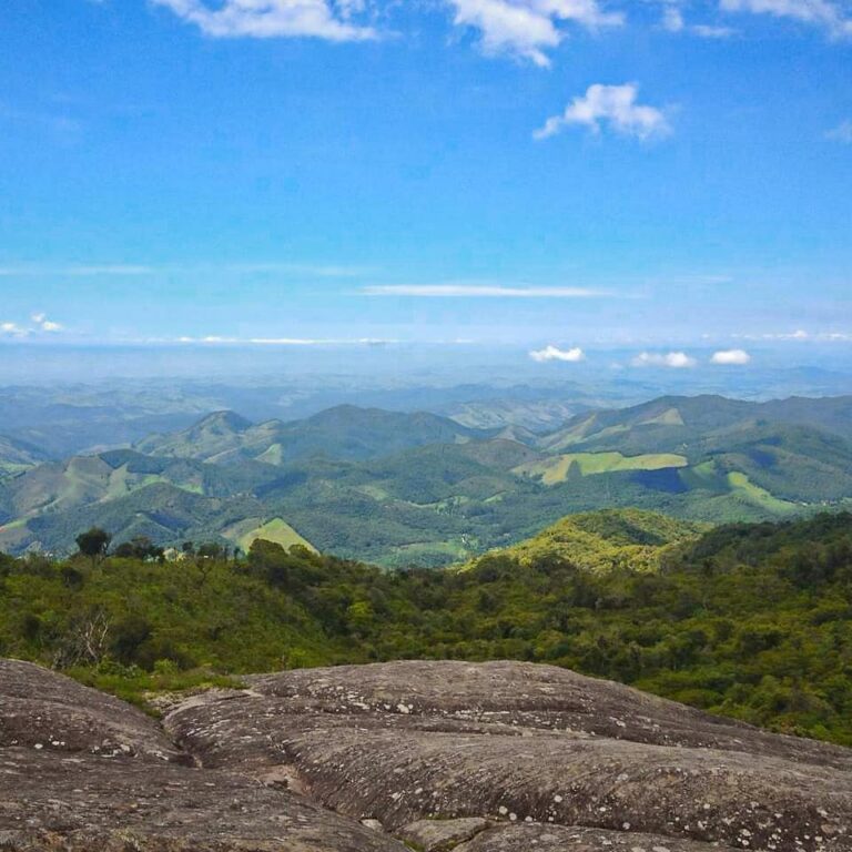 Vista de cima do Chapéu do Bispo  em Monte Verde em Minas Gerais